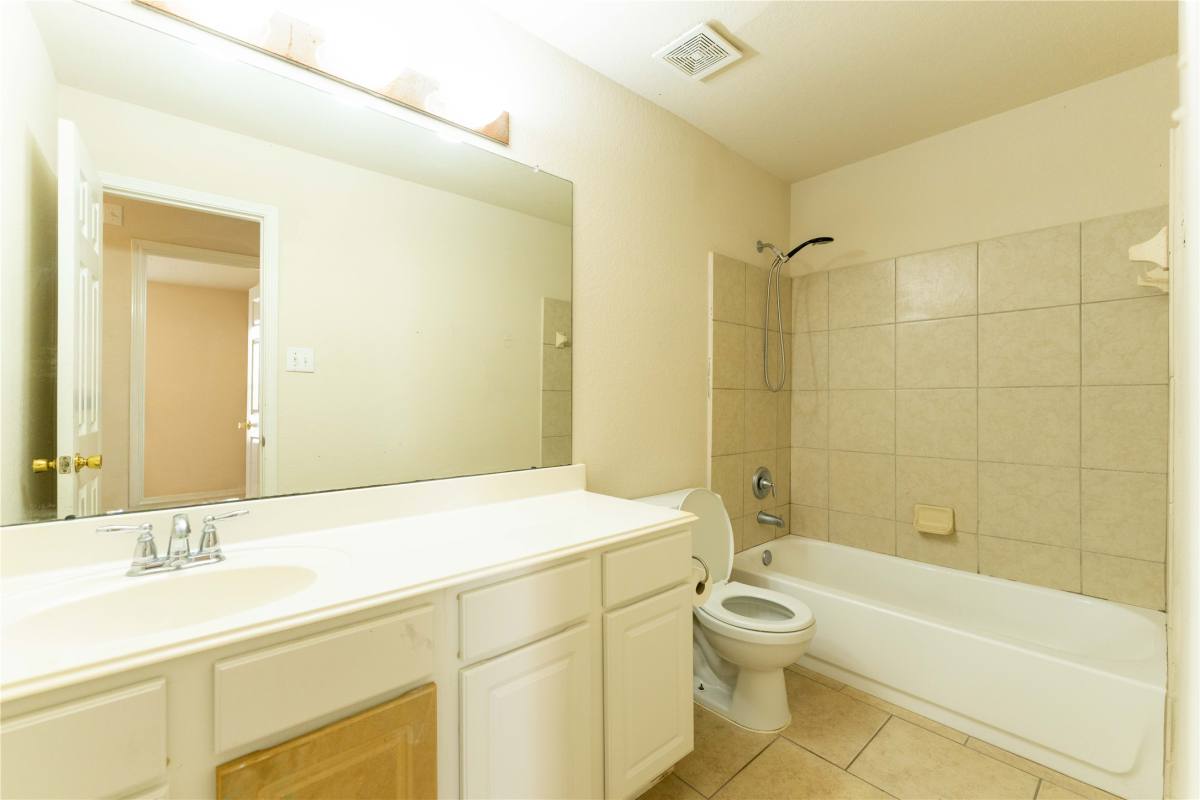 Apartment for rent at 2923 Granite Vale Rd, Houston, TX 77084