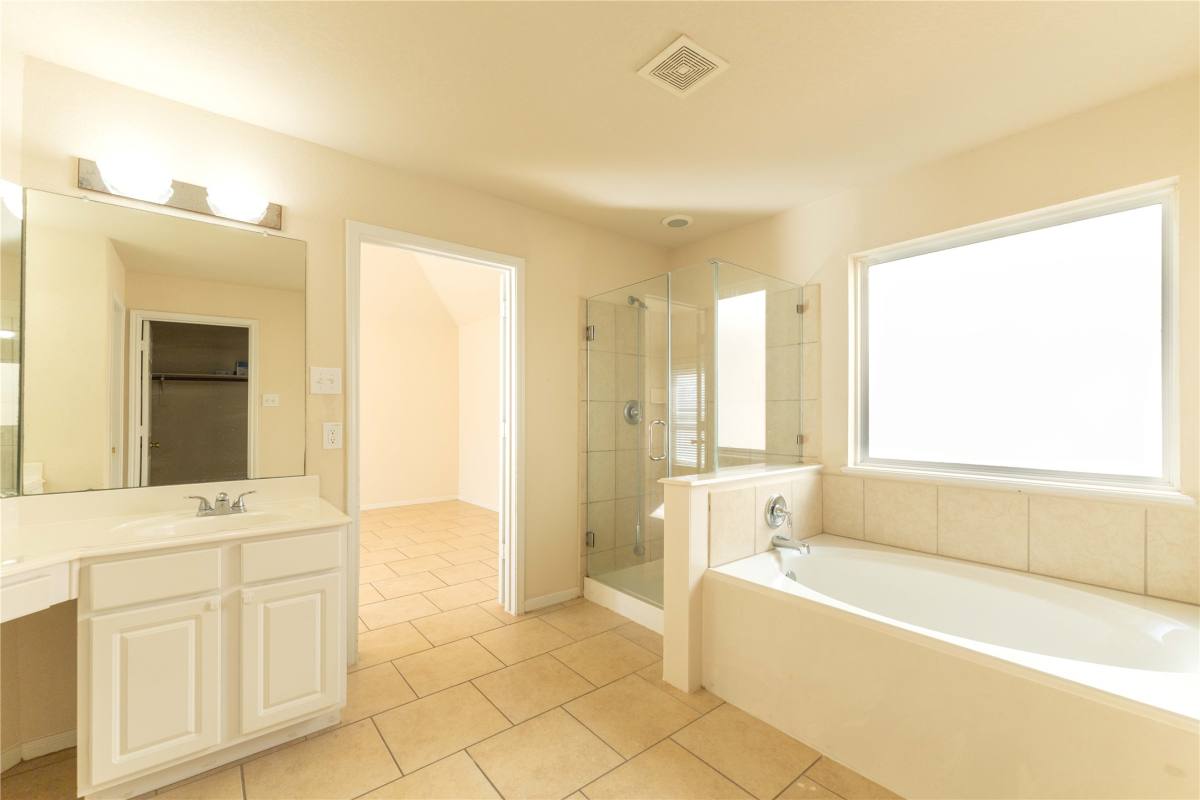 Apartment for rent at 2923 Granite Vale Rd, Houston, TX 77084