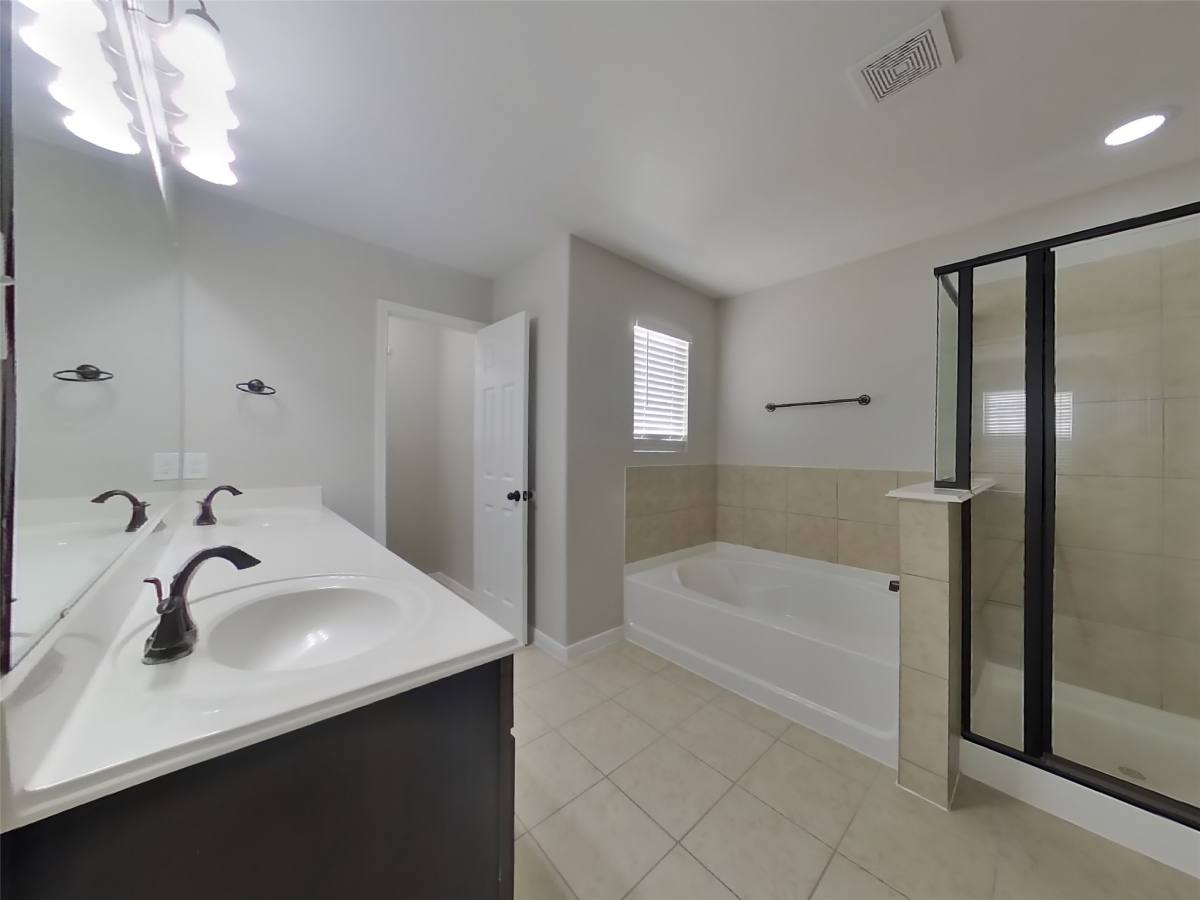 Apartment for rent at 6706 Honey Harvest Lane, Houston, TX 77084