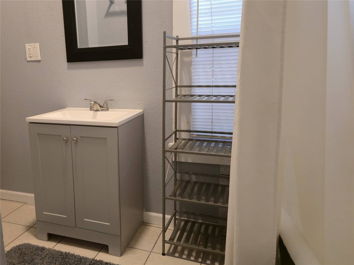 Apartment for rent at 1614 Market St #4, Galveston, TX 77550