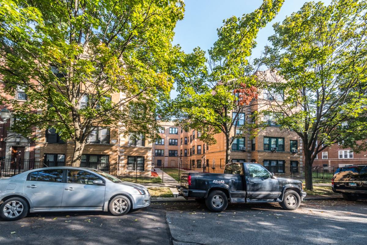 Apartment for rent at 5040-42 W Quincy St, Chicago, IL 60644