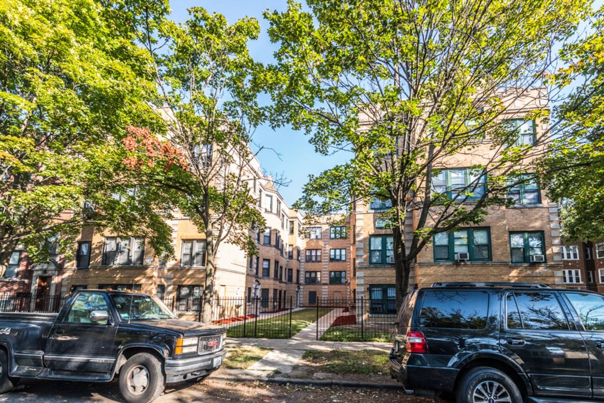 Apartment for rent at 5040-42 W Quincy St, Chicago, IL 60644