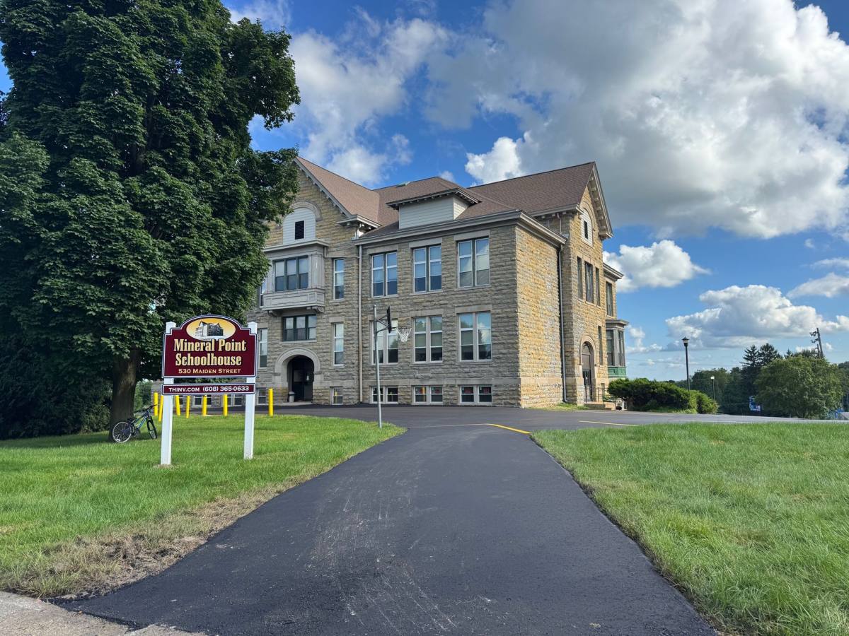 Apartment for rent at 530 Maiden St, Mineral Point, WI 53565