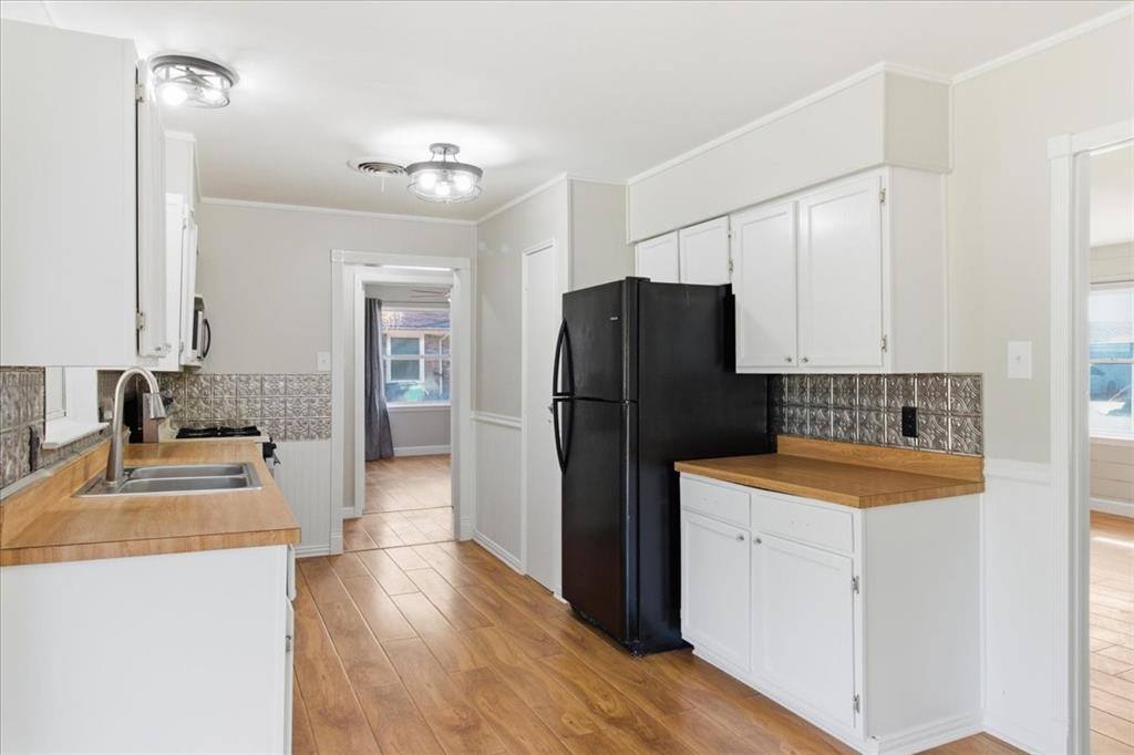 Apartment for rent at 3131 Longmeade Dr, Dallas, TX 75234