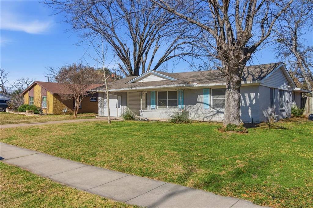 Apartment for rent at 3131 Longmeade Dr, Dallas, TX 75234