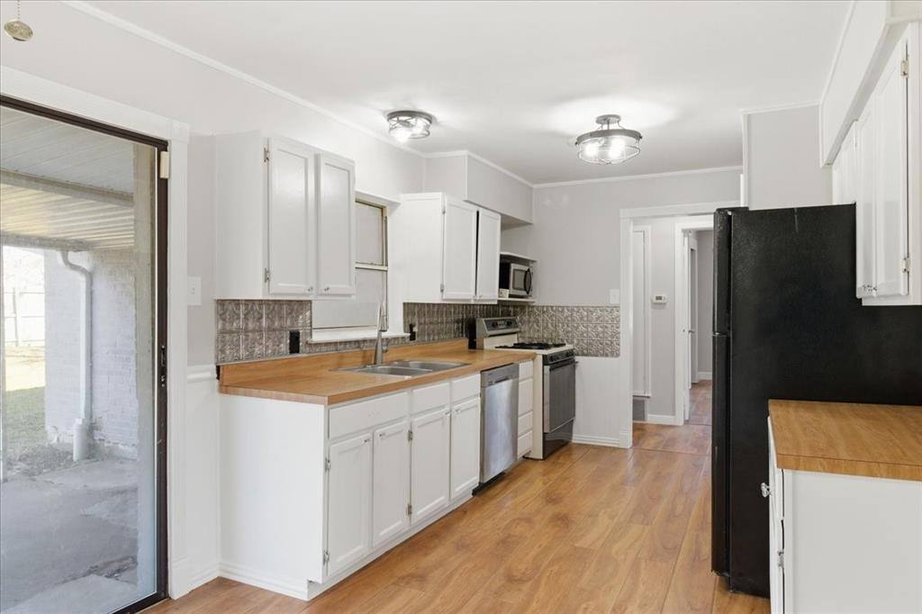 Apartment for rent at 3131 Longmeade Dr, Dallas, TX 75234