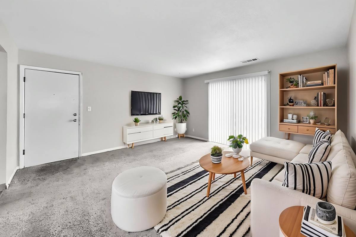 Apartment for rent at 820 12th St, West Des Moines, IA 50265