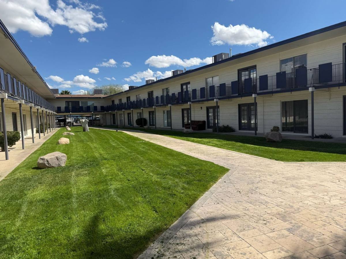 Apartment for rent at 1215 W Roger Rd, Tucson, AZ 85705