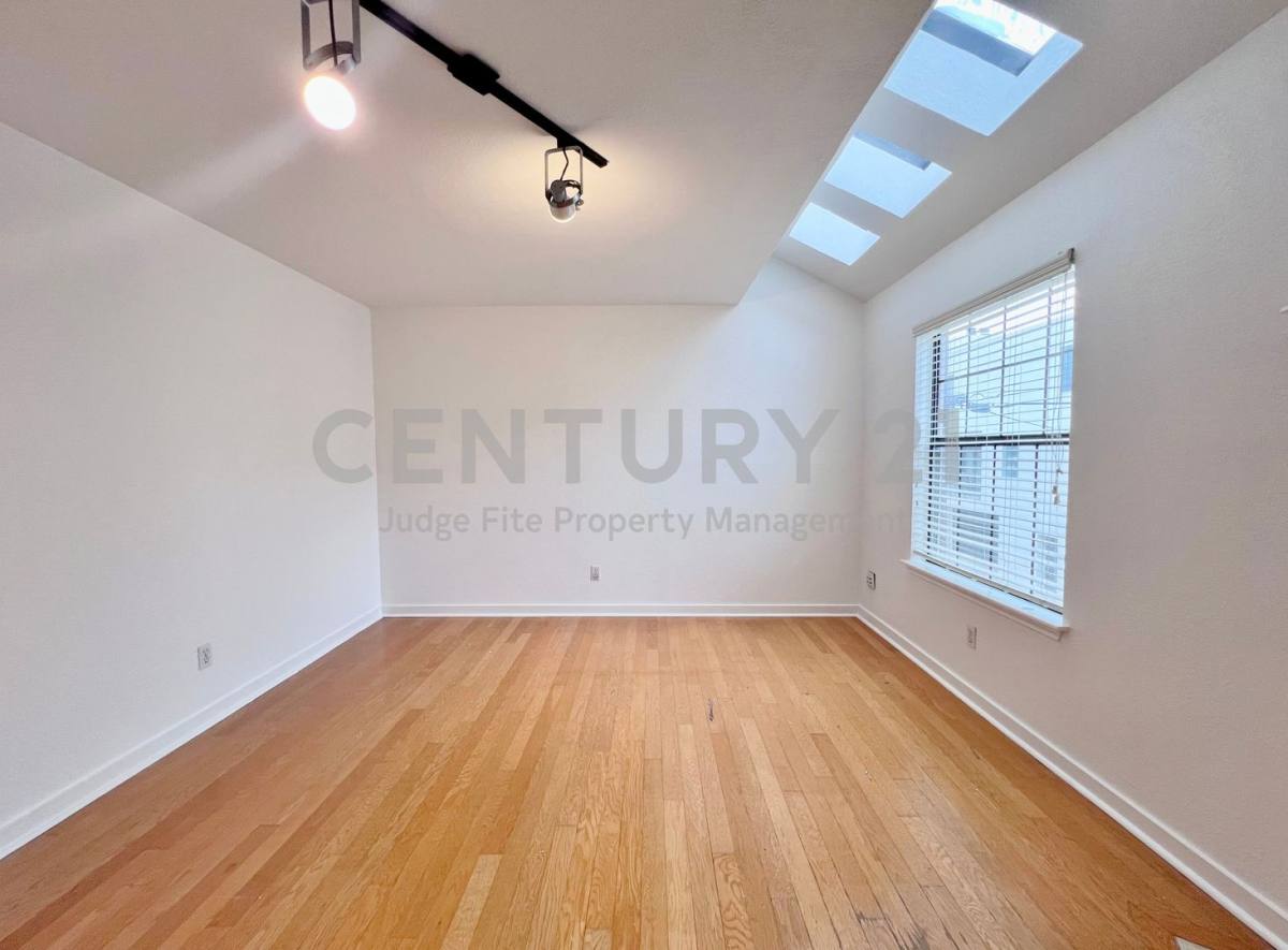 Condo for rent at 3901 Travis St, Dallas, TX 75204