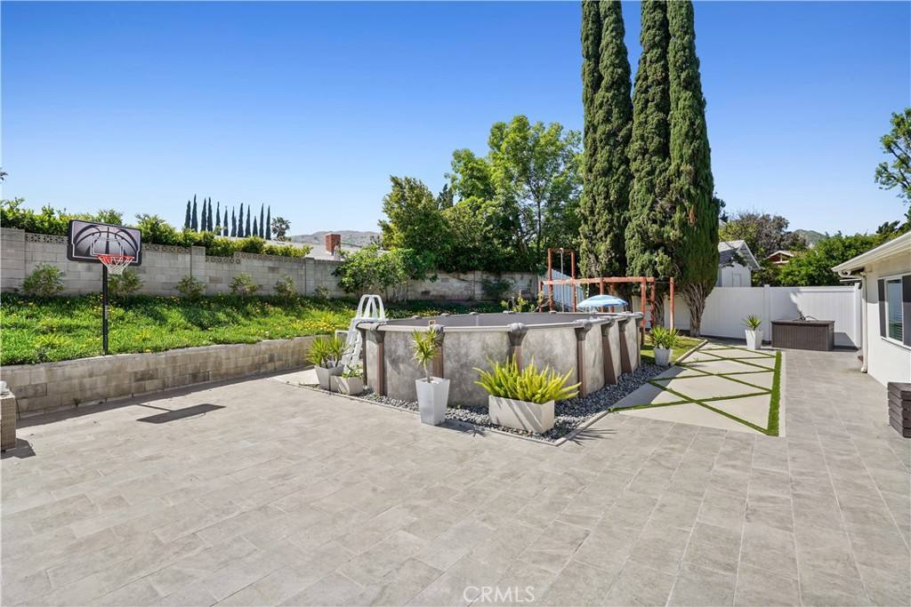 Apartment for rent at 12835 Titian Ave, Granada Hills, CA 91344