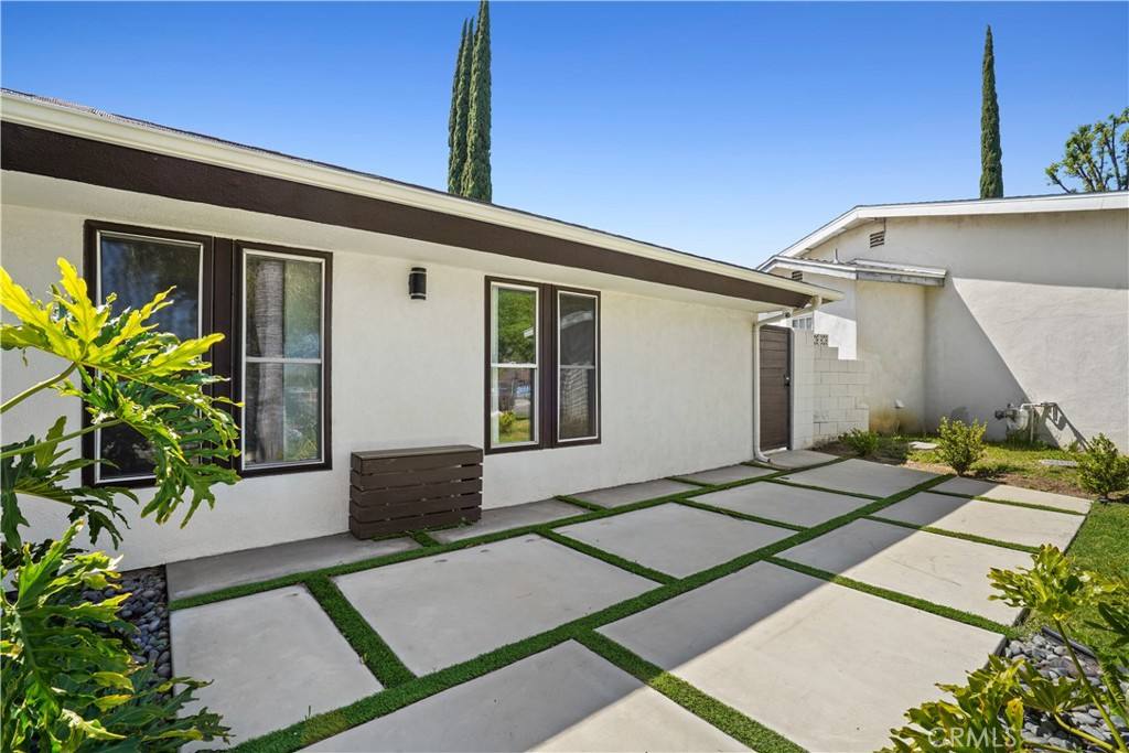 Apartment for rent at 12835 Titian Ave, Granada Hills, CA 91344