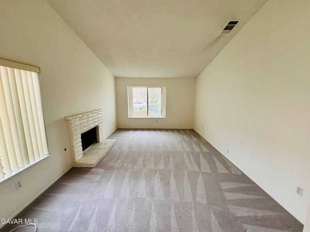 Apartment for rent at 3220 Ave S-2, Palmdale, CA 93550