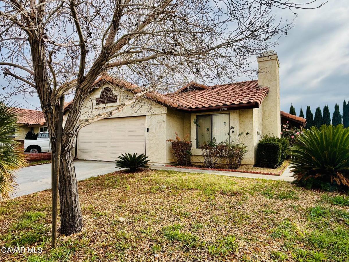 Apartment for rent at 3220 Ave S-2, Palmdale, CA 93550