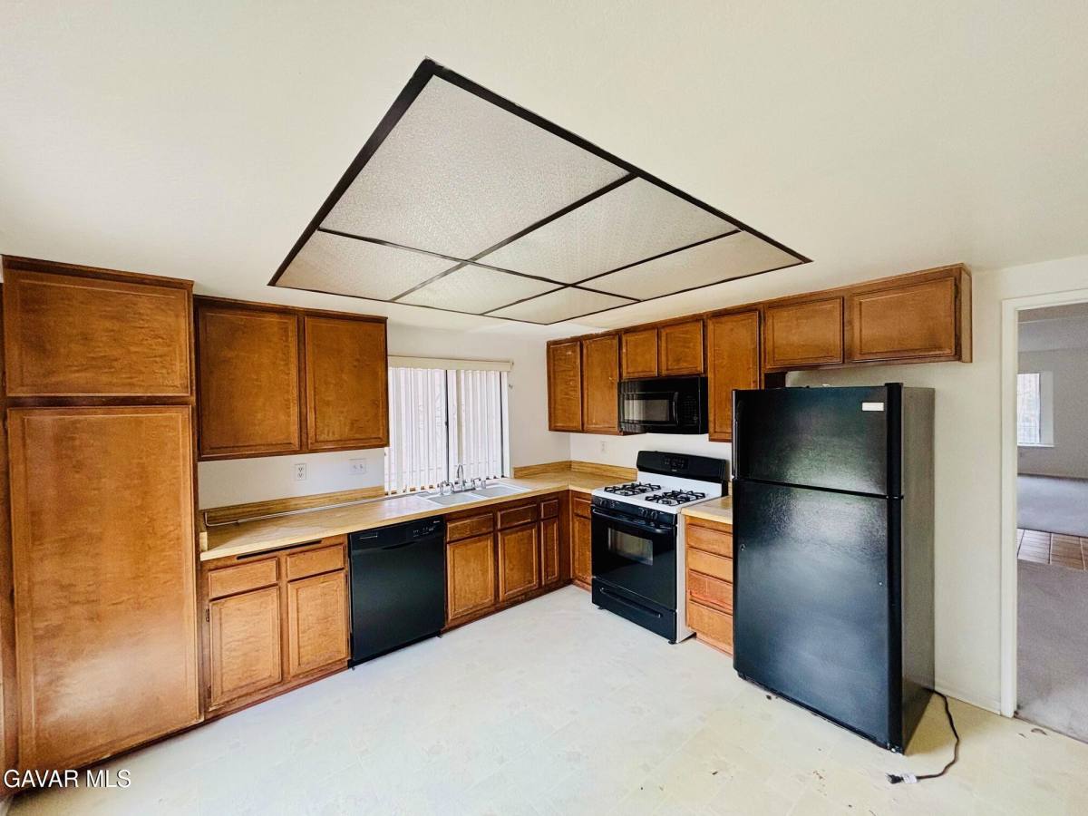 Apartment for rent at 3220 Ave S-2, Palmdale, CA 93550