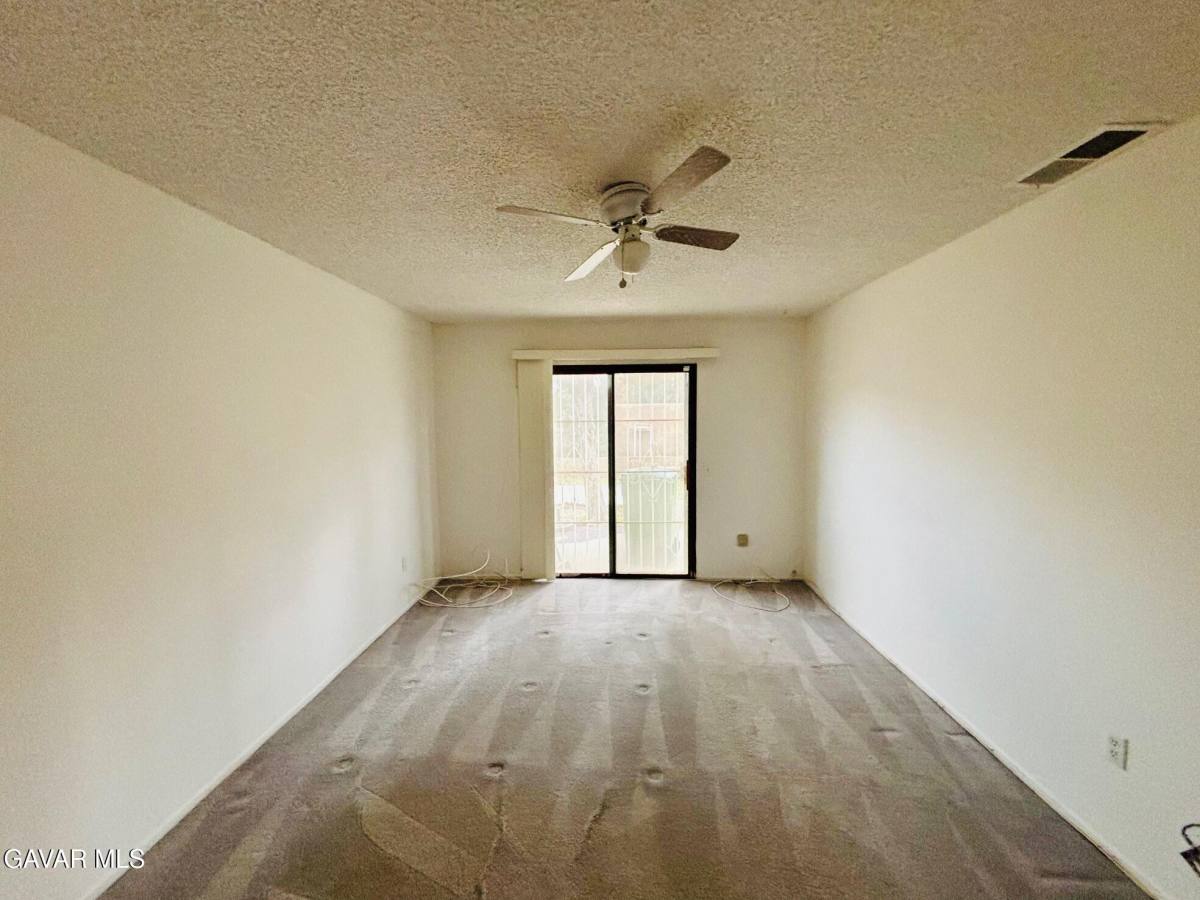 Apartment for rent at 3220 Ave S-2, Palmdale, CA 93550