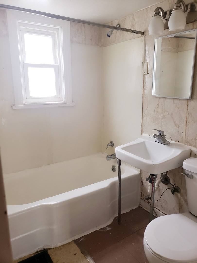 Apartment for rent at 409 Hendry St, Sandusky, OH 44870