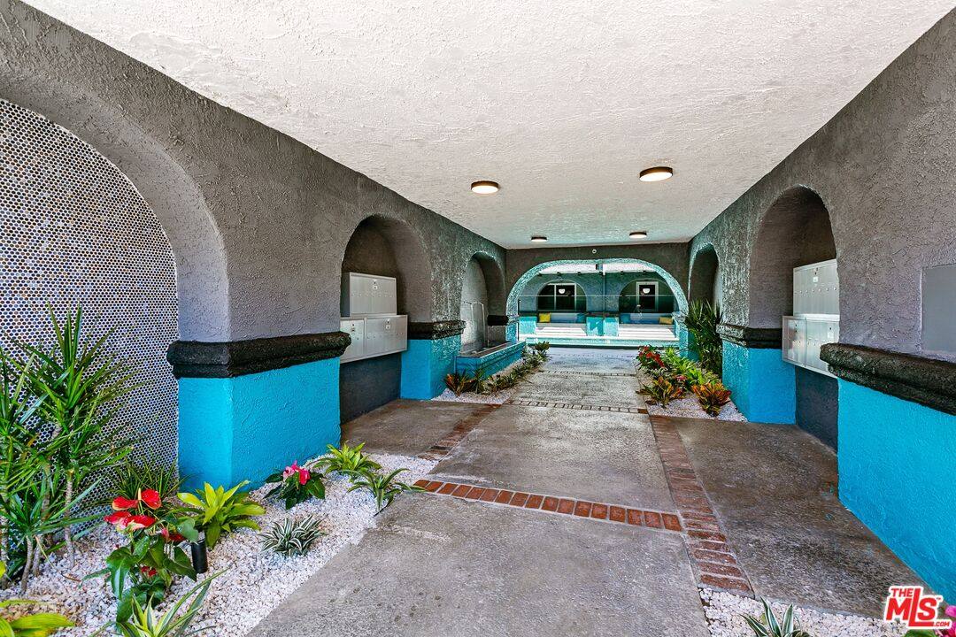 Apartment for rent at 6640 Woodley Ave #104, Van Nuys, CA 91406