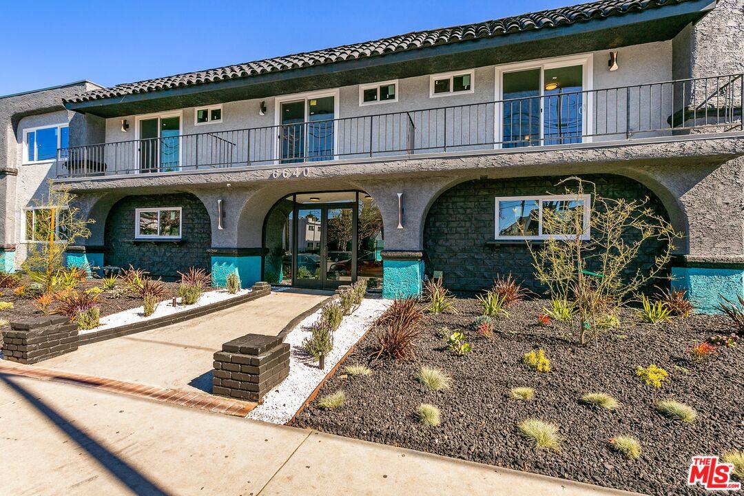 Apartment for rent at 6640 Woodley Ave #104, Van Nuys, CA 91406