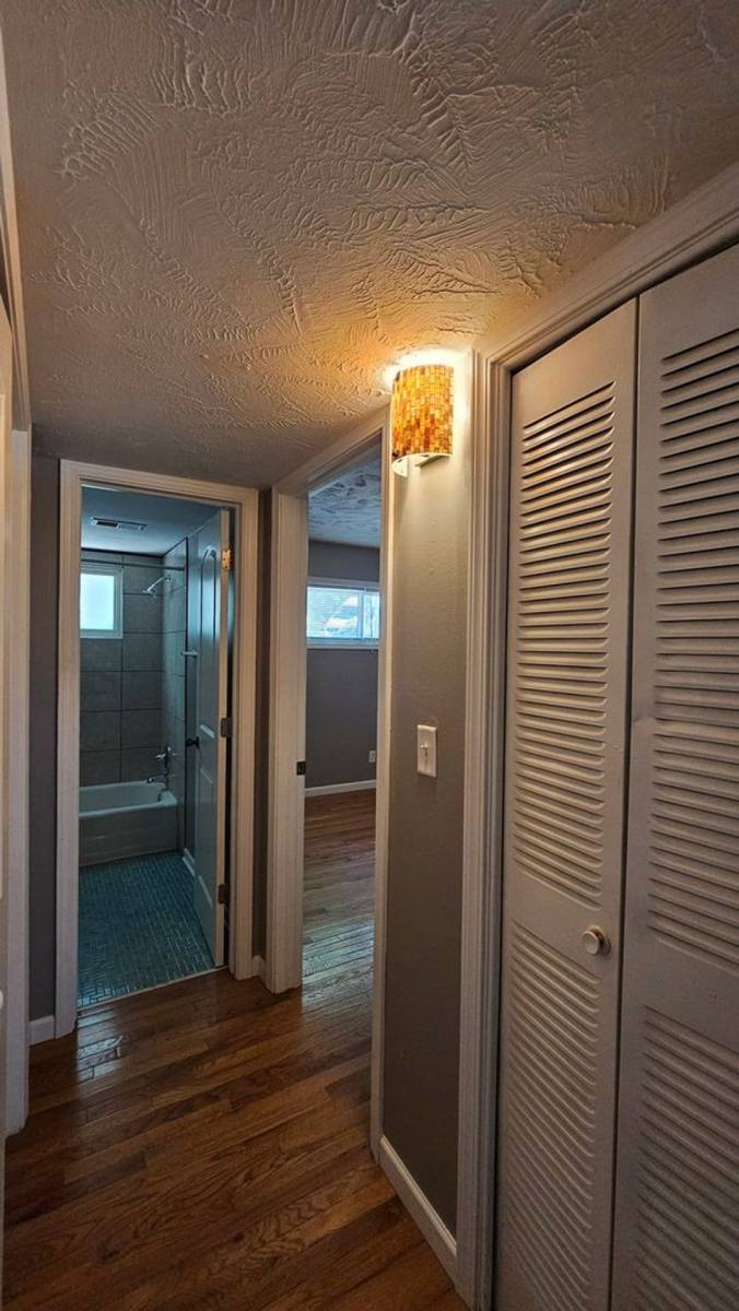 Apartment for rent at 620 S 35th St, Omaha, NE 68105