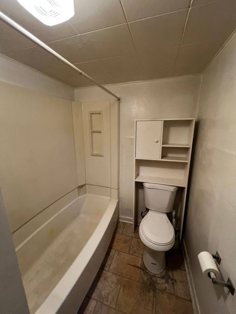 Apartment for rent at 1156-1158 Spruce St, Johnstown, PA 15909