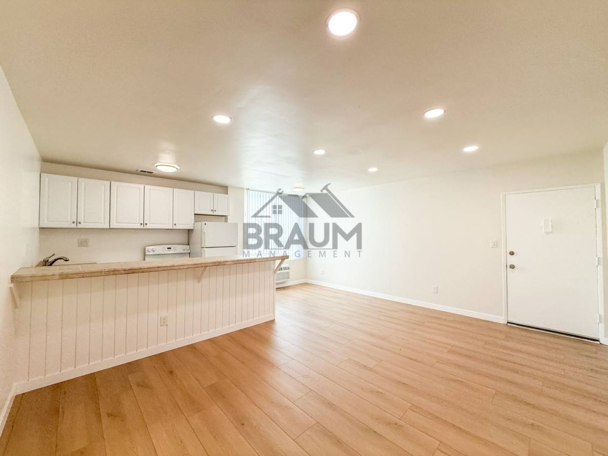 Apartment for rent at 5611 Fulcher Ave, North Hollywood, CA 91601