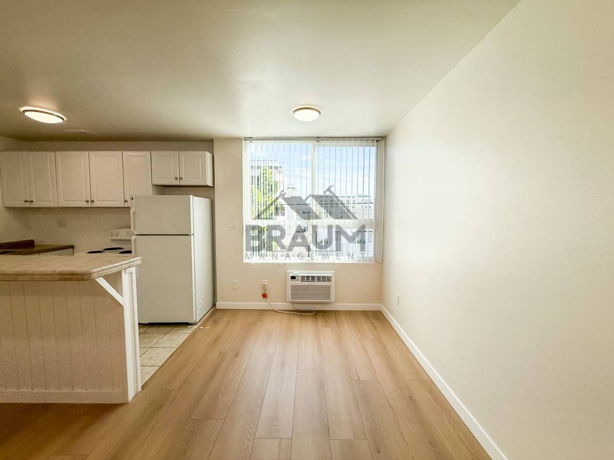 Apartment for rent at 5611 Fulcher Ave, North Hollywood, CA 91601
