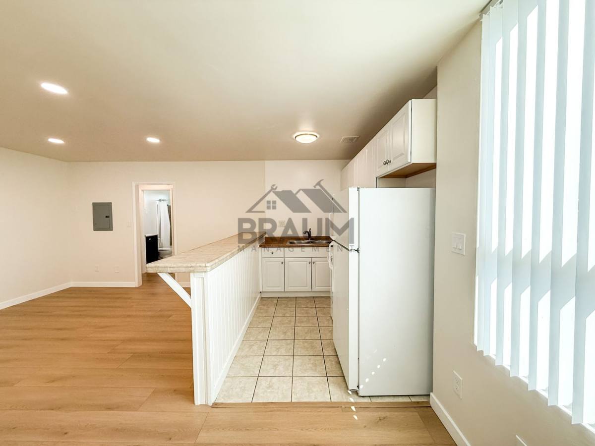 Apartment for rent at 5611 Fulcher Ave, North Hollywood, CA 91601