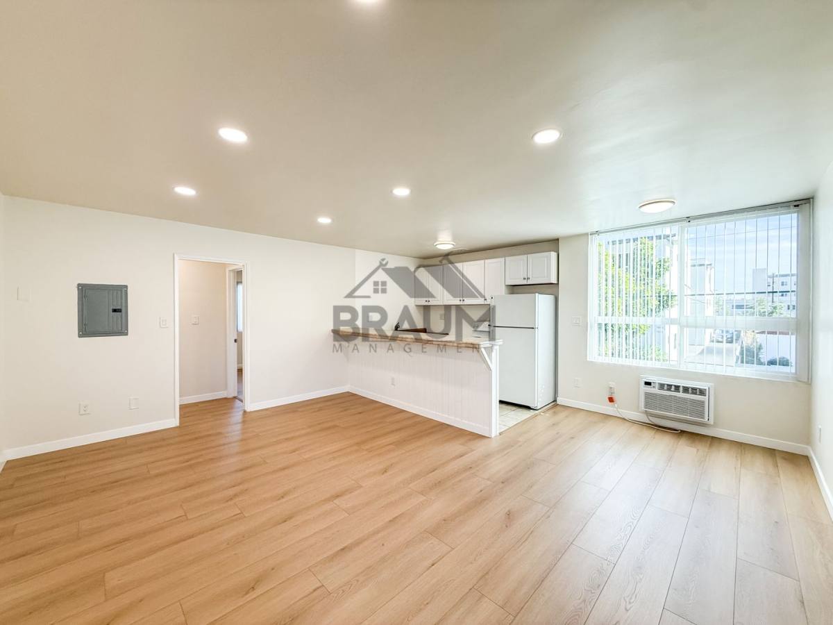 Apartment for rent at 5611 Fulcher Ave, North Hollywood, CA 91601