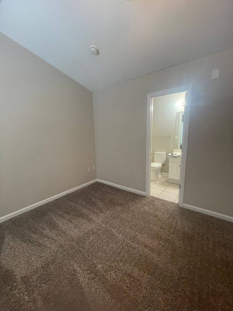 Apartment for rent at 3921 Cherokee Woods Way, Knoxville, TN 37920