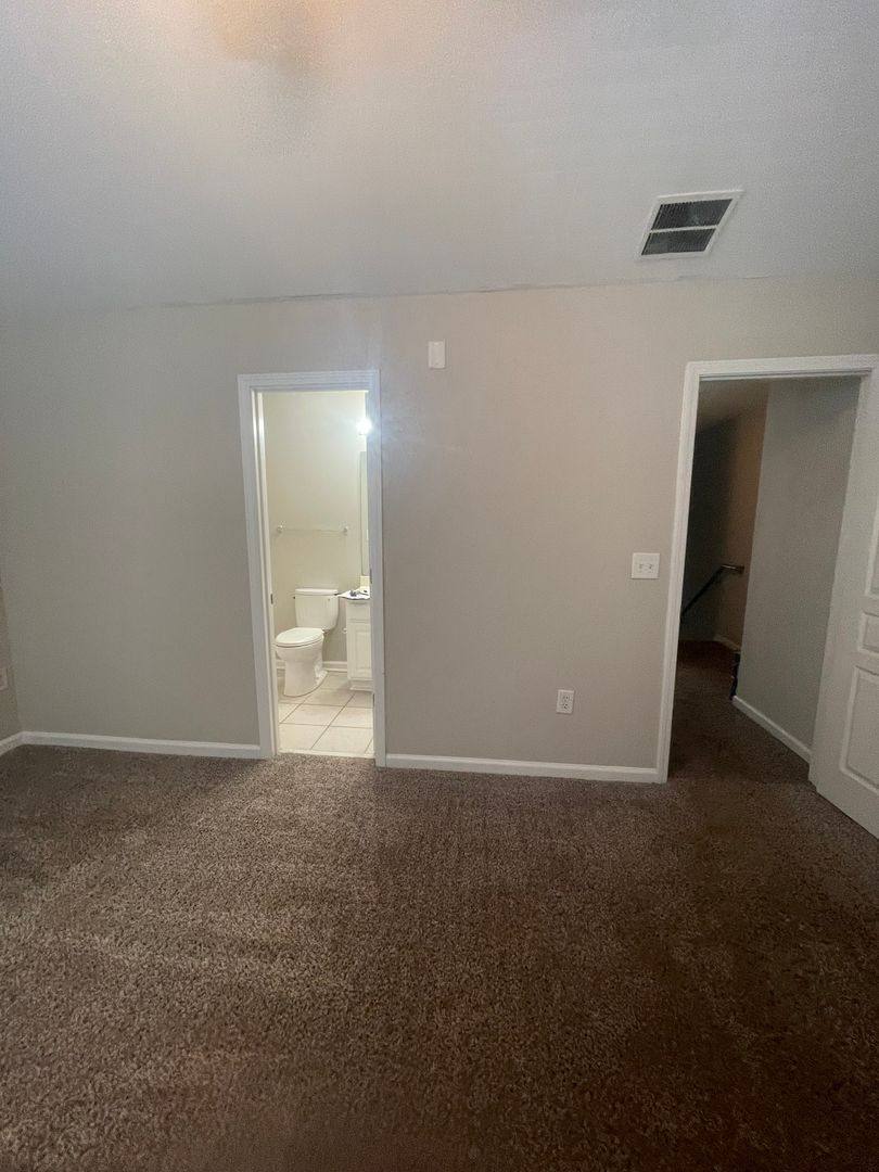 Apartment for rent at 3921 Cherokee Woods Way, Knoxville, TN 37920