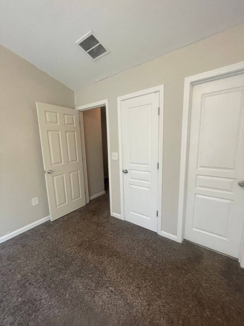 Apartment for rent at 3921 Cherokee Woods Way, Knoxville, TN 37920