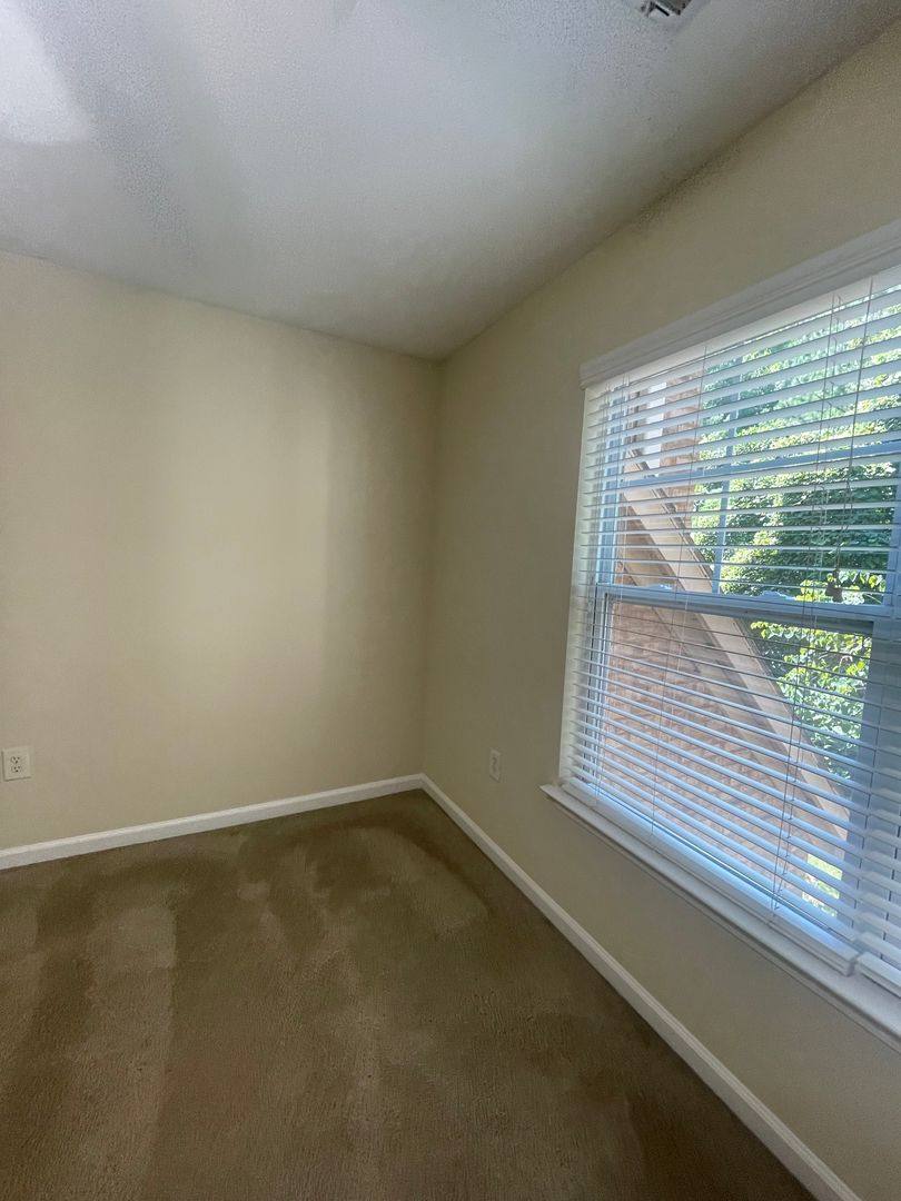 Apartment for rent at 3930 Cherokee Woods Way, Knoxville, TN 37920