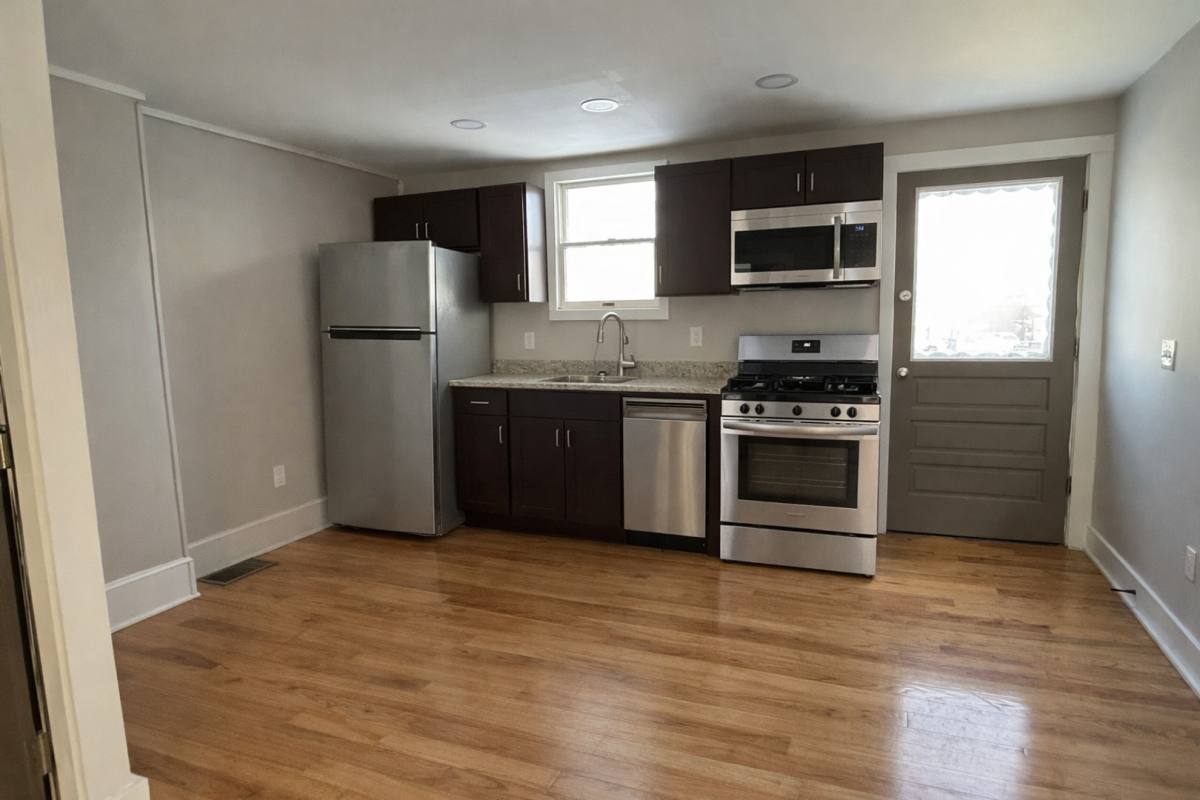 Apartment for rent at 13 Hampden St, Westfield, MA 01085