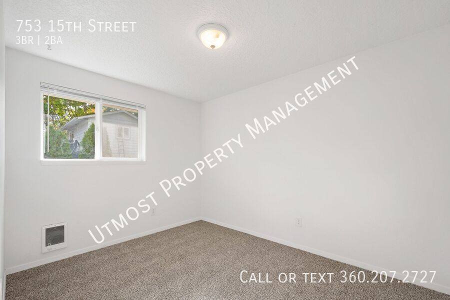 House for rent at 753 15th St, Washougal, WA 98671