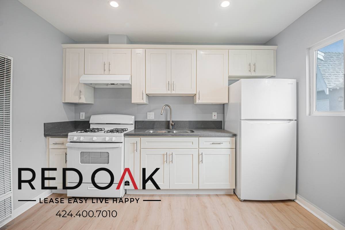 Condo for rent at 923 W 75th St #927 3 4, Los Angeles, CA 90043