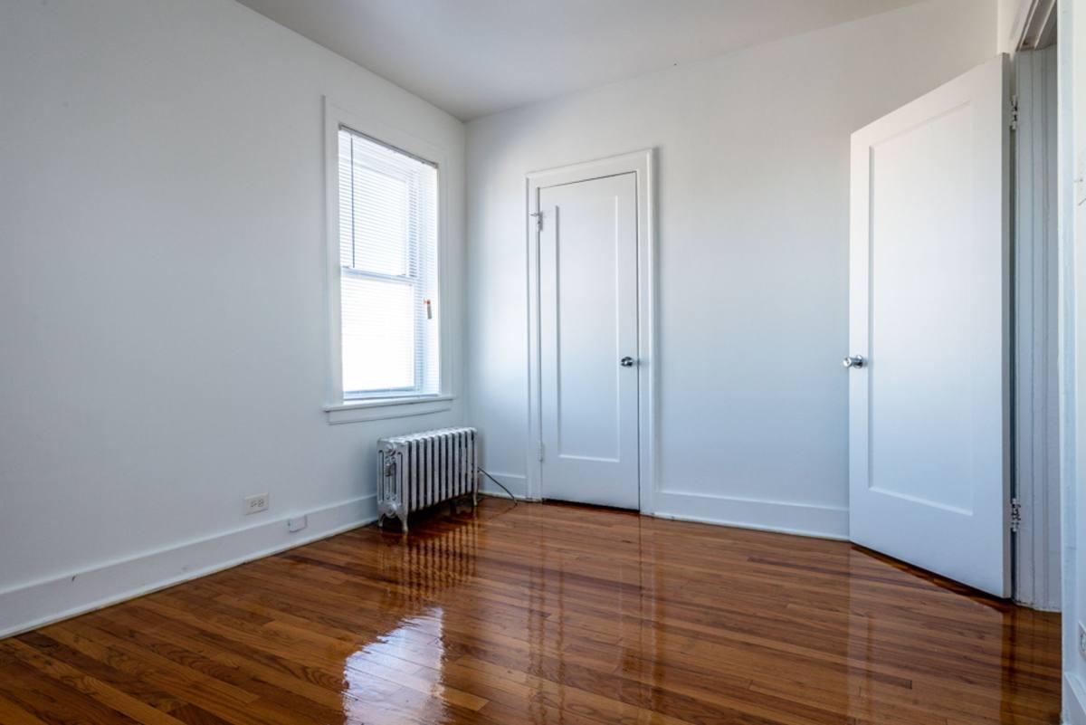 Apartment for rent at 8222-32 S Ingleside Ave, Chicago, IL 60619