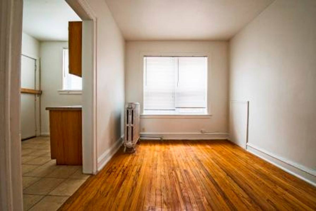 Apartment for rent at 8222-32 S Ingleside Ave, Chicago, IL 60619