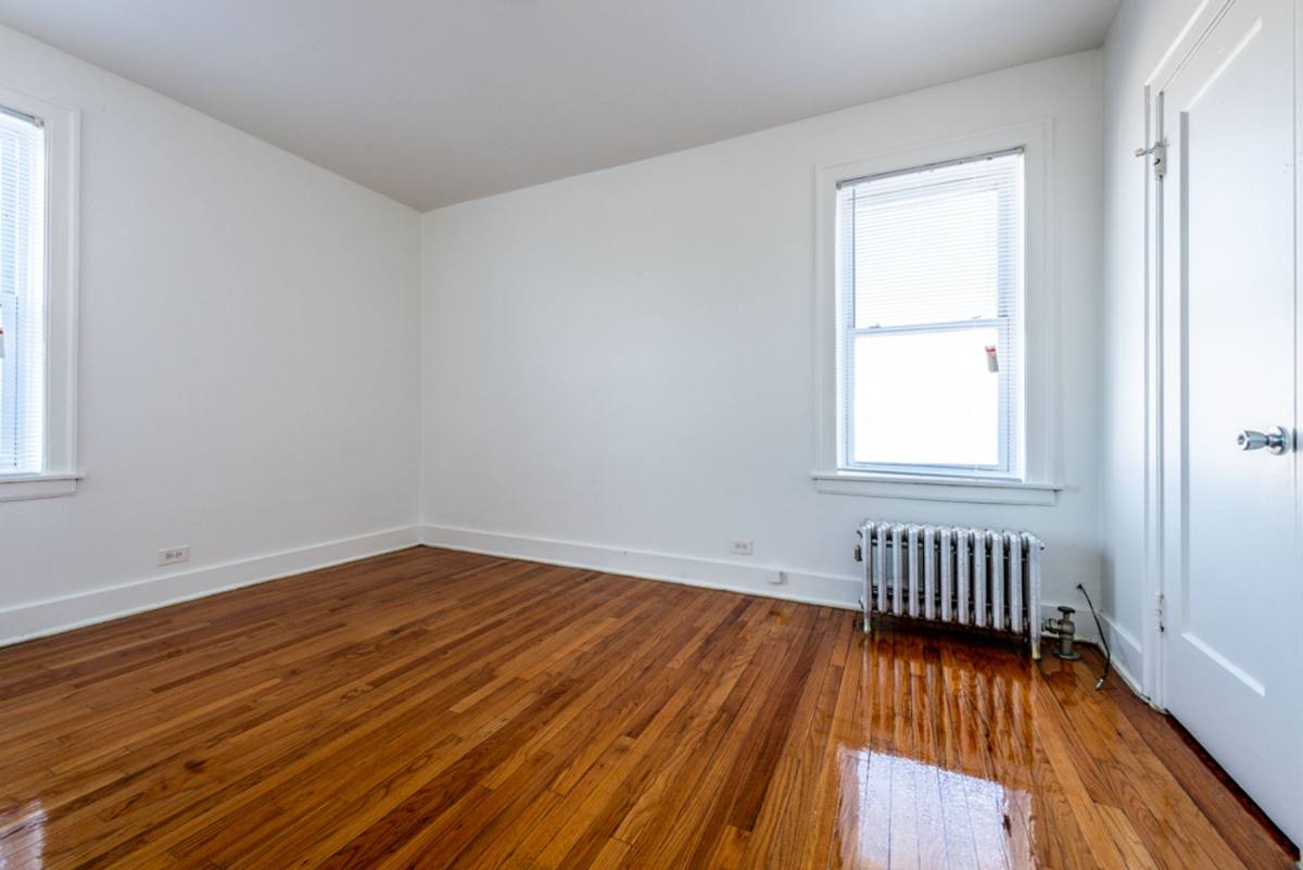Apartment for rent at 8222-32 S Ingleside Ave, Chicago, IL 60619