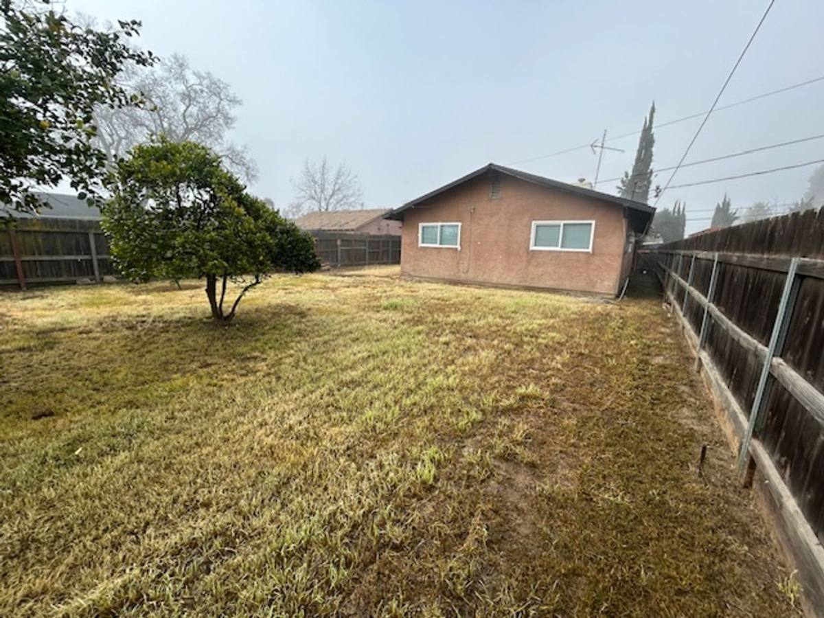 House for rent at 1520 N Giddings St, Visalia, CA 93291