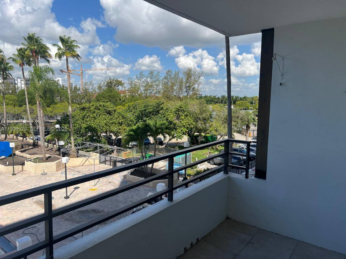 Apartment for rent at 500 Three Islands Blvd #500M16, Hallandale, FL 33009