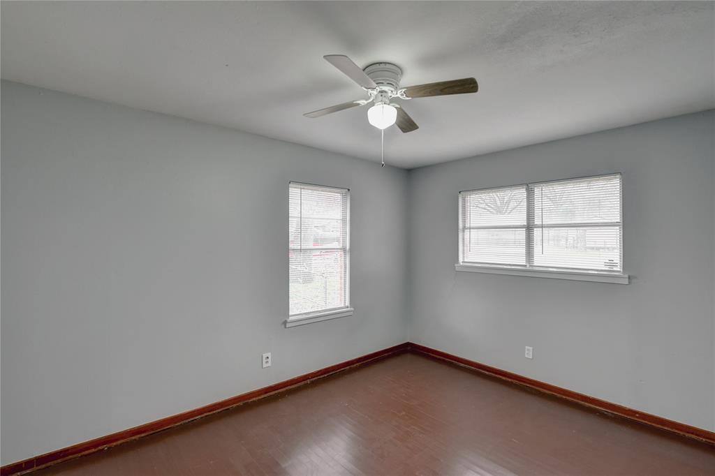 Apartment for rent at 1002 N Stewart St, Azle, TX 76020