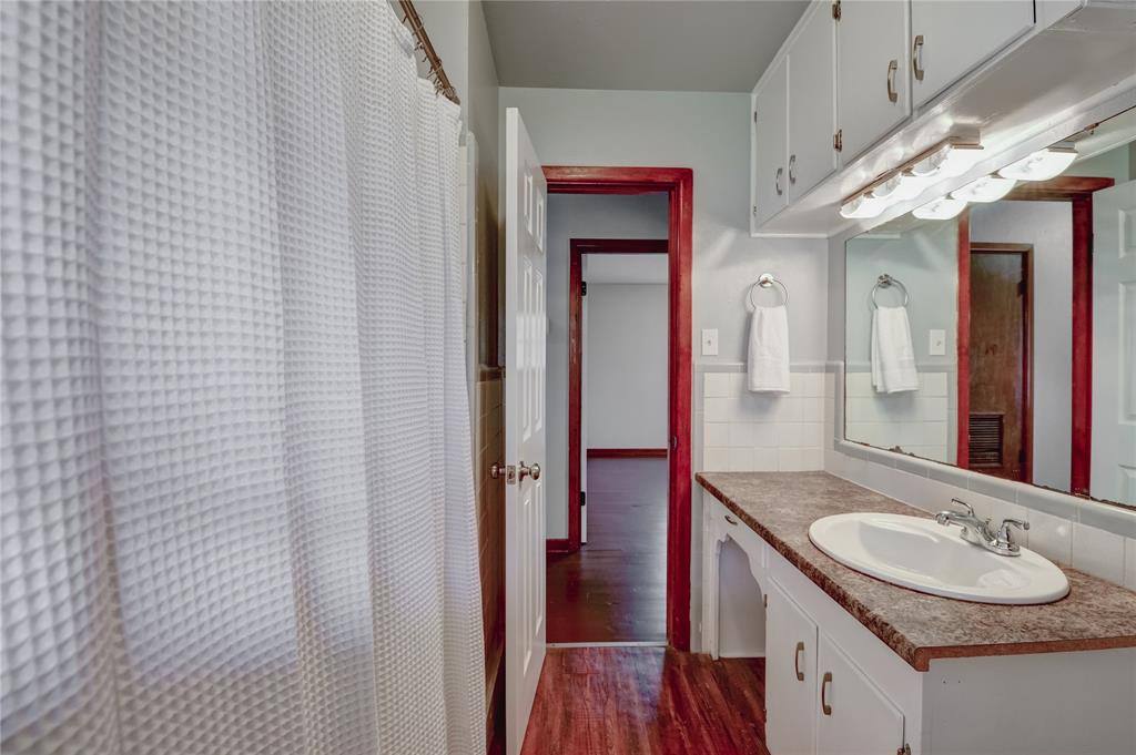Apartment for rent at 1002 N Stewart St, Azle, TX 76020