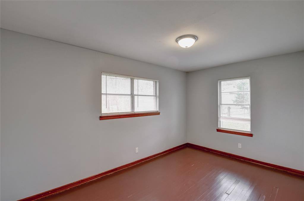 Apartment for rent at 1002 N Stewart St, Azle, TX 76020