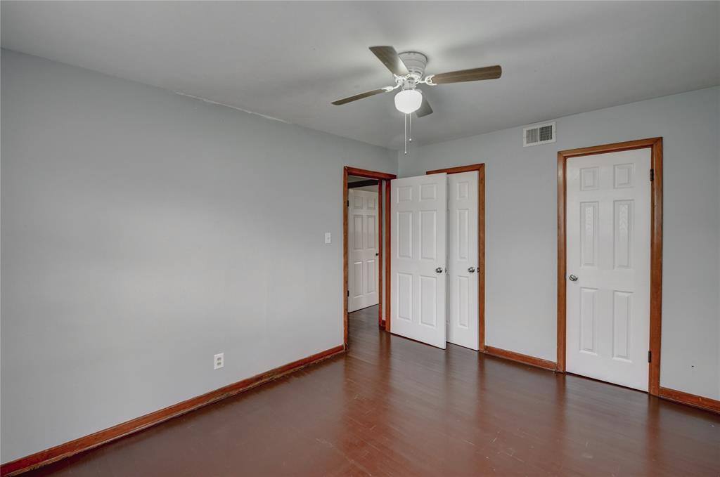Apartment for rent at 1002 N Stewart St, Azle, TX 76020