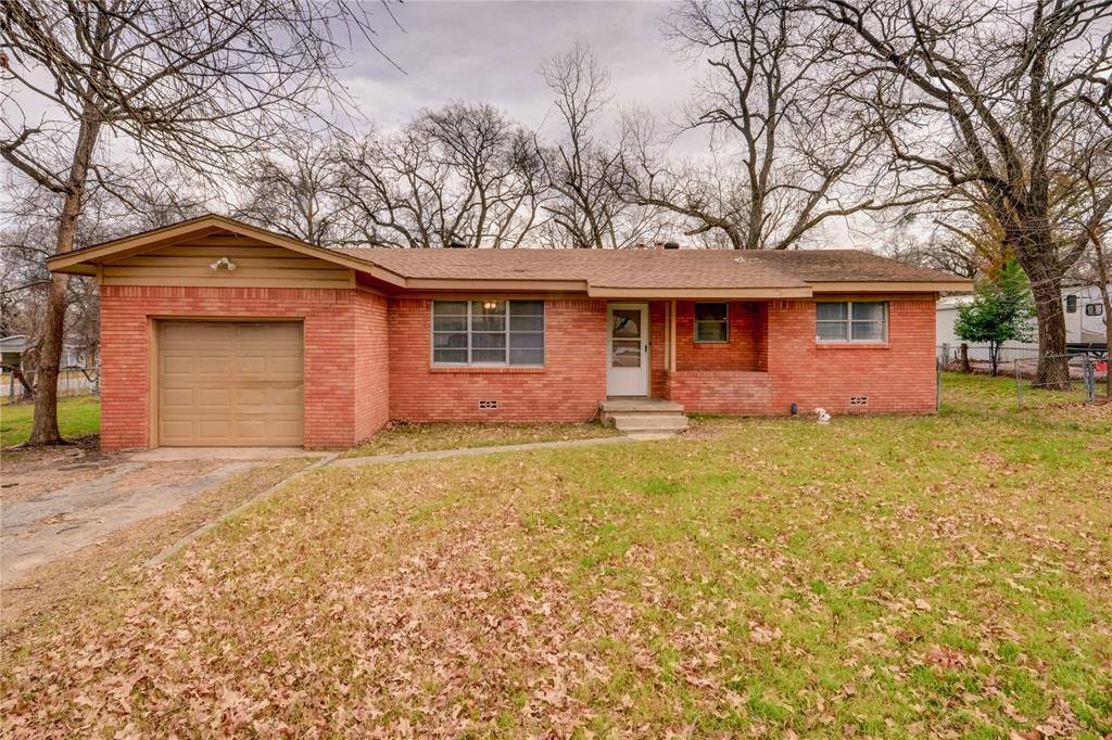 Apartment for rent at 1002 N Stewart St, Azle, TX 76020