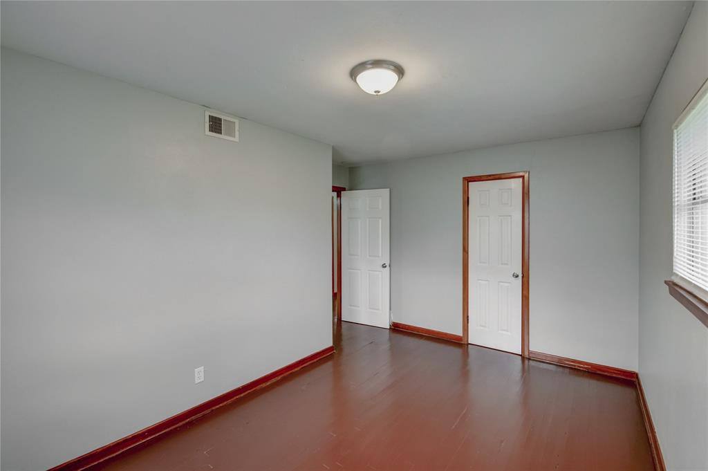 Apartment for rent at 1002 N Stewart St, Azle, TX 76020