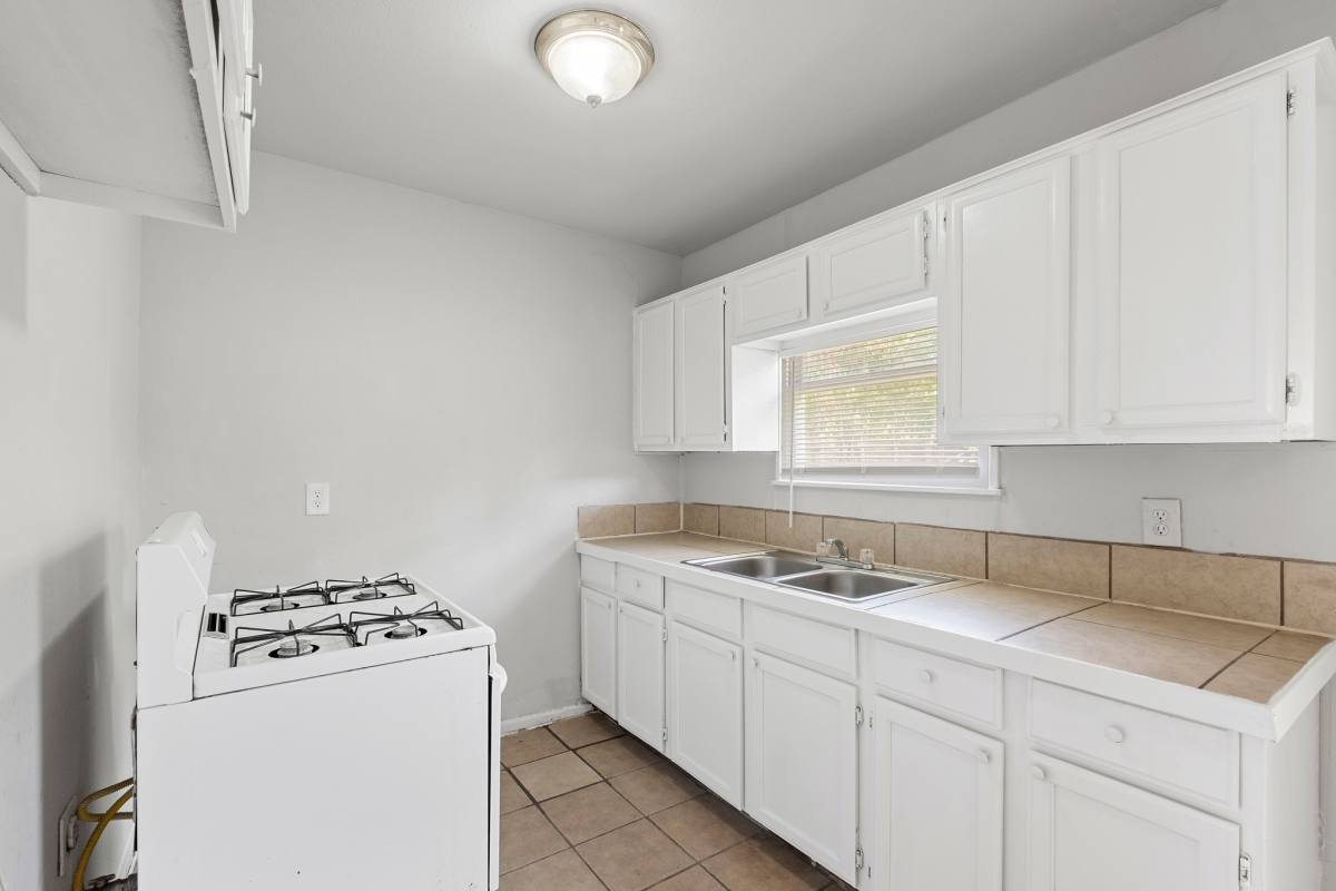Apartment for rent at 7918 Jutland Rd, Houston, TX 77033
