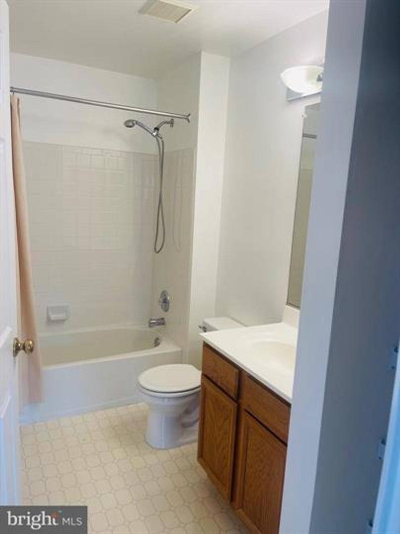 Condo for rent at 14158 Cuddy Loop, Woodbridge, VA 22193