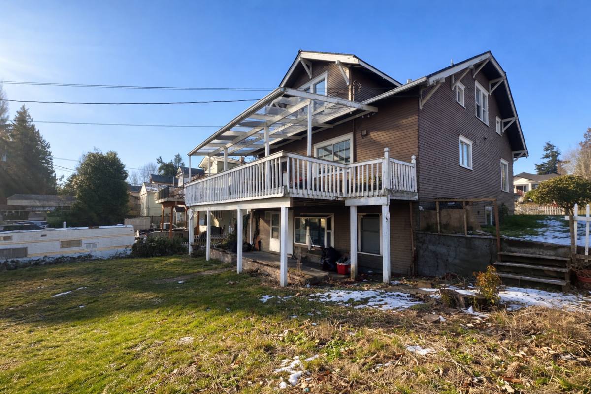 Apartment for rent at 3701 Rockefeller Ave, Everett, WA 98201