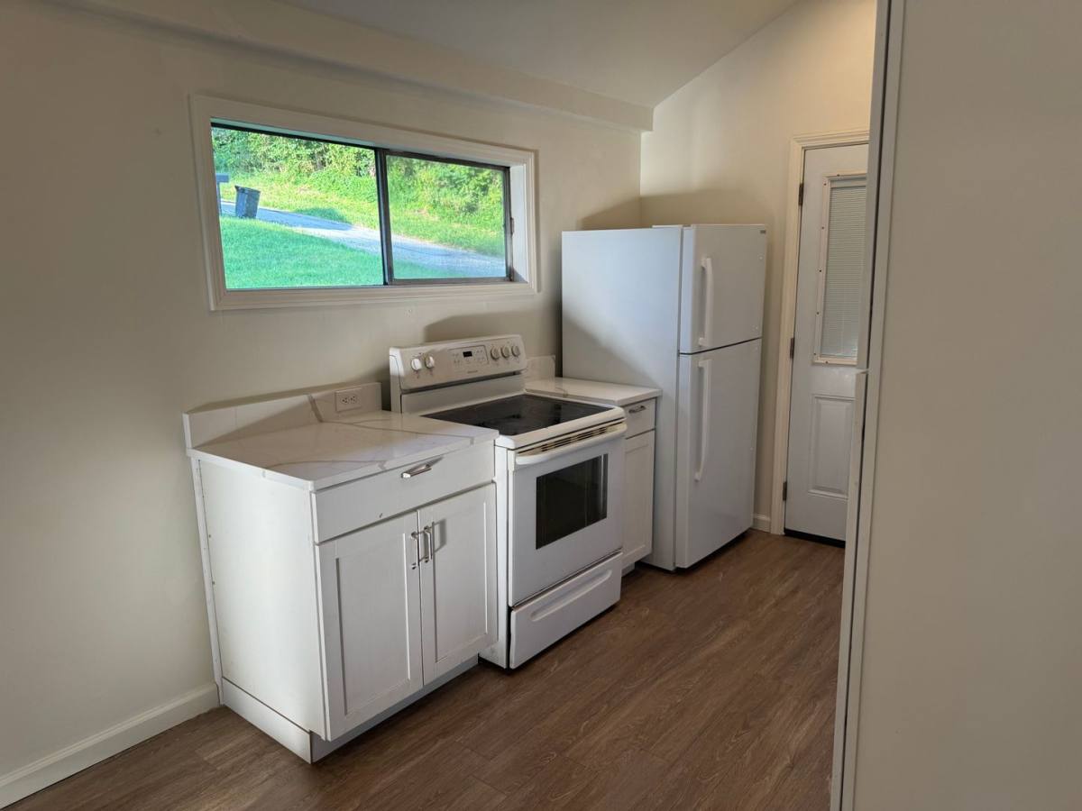 House for rent at 2637 Woodlawn Dr, Monroeville, PA 15146